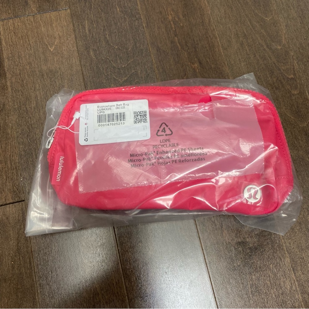 NWT Lululemon Everywhere Belt Bag 1L (Lipgloss) - Picture 7 of 7